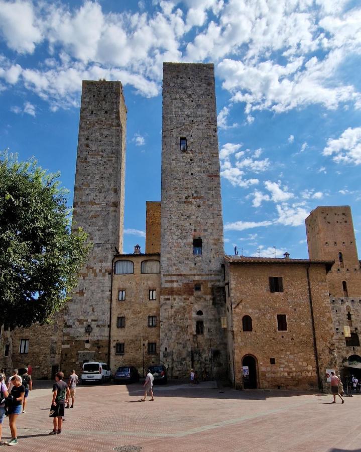 Torre Salvucci Maggiore Medieval Tower Experience San Gimignano Exterior photo