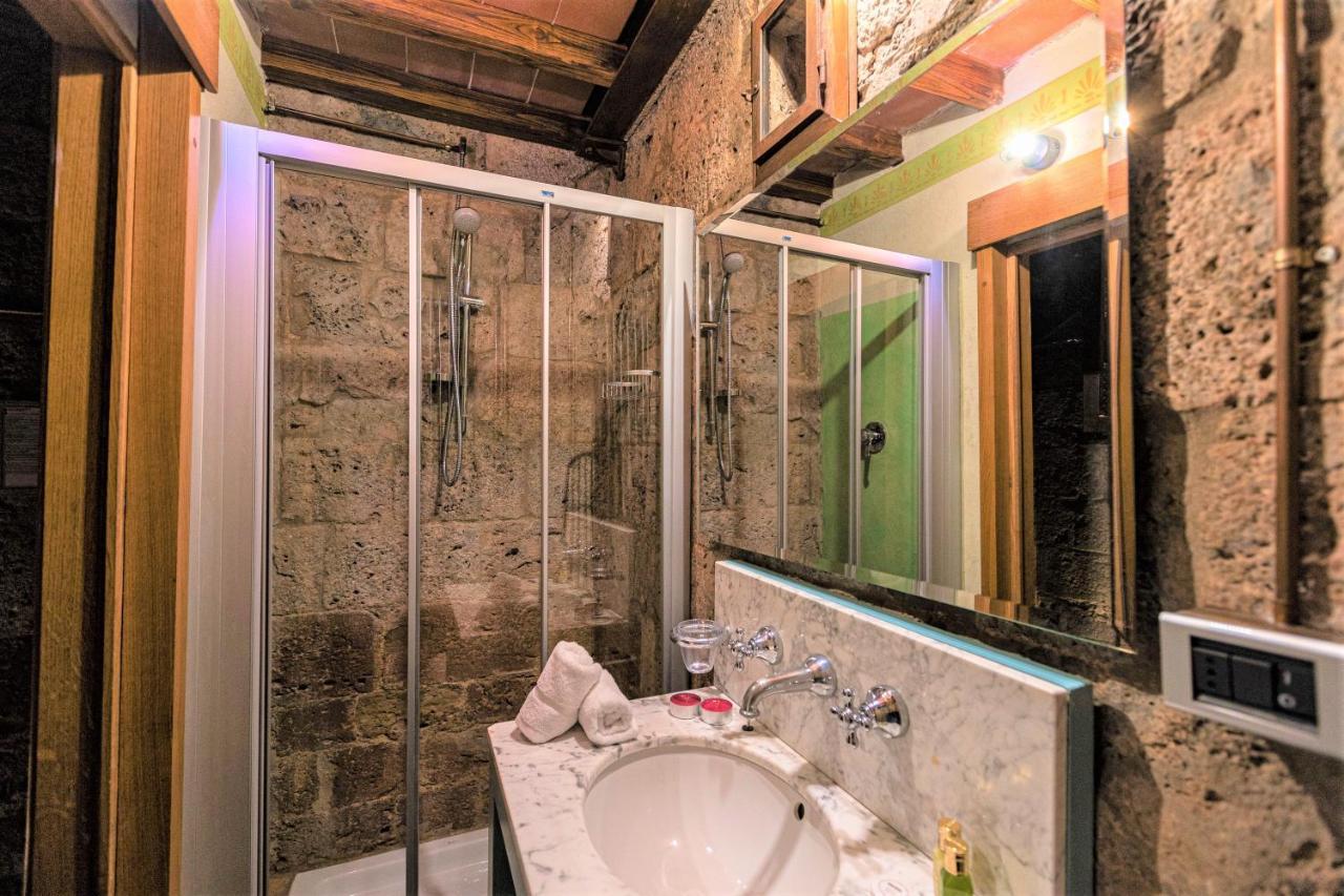 Torre Salvucci Maggiore Medieval Tower Experience San Gimignano Exterior photo