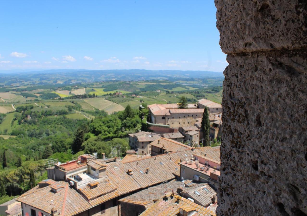 Torre Salvucci Maggiore Medieval Tower Experience San Gimignano Exterior photo